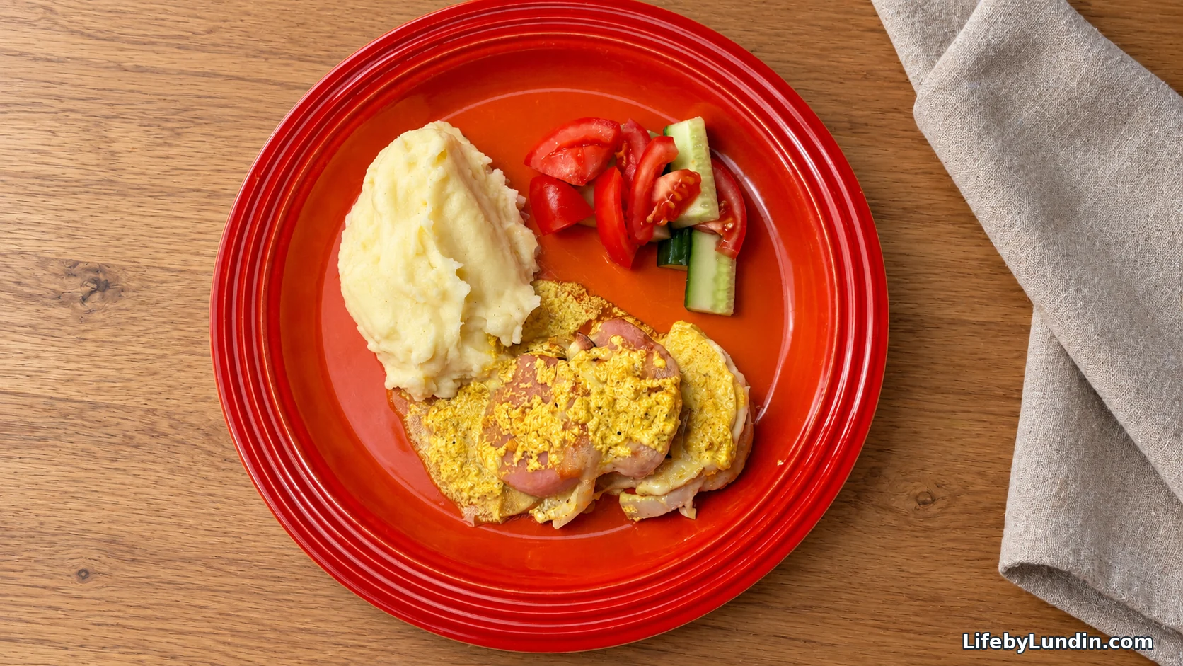 Curry falukorv bake with apple and mashed potatoes